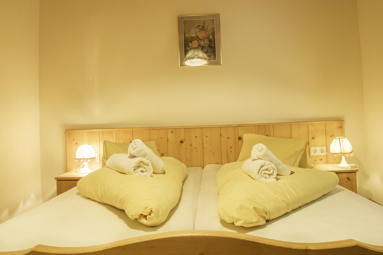 Hotel Gell Tweng Kültér fotó