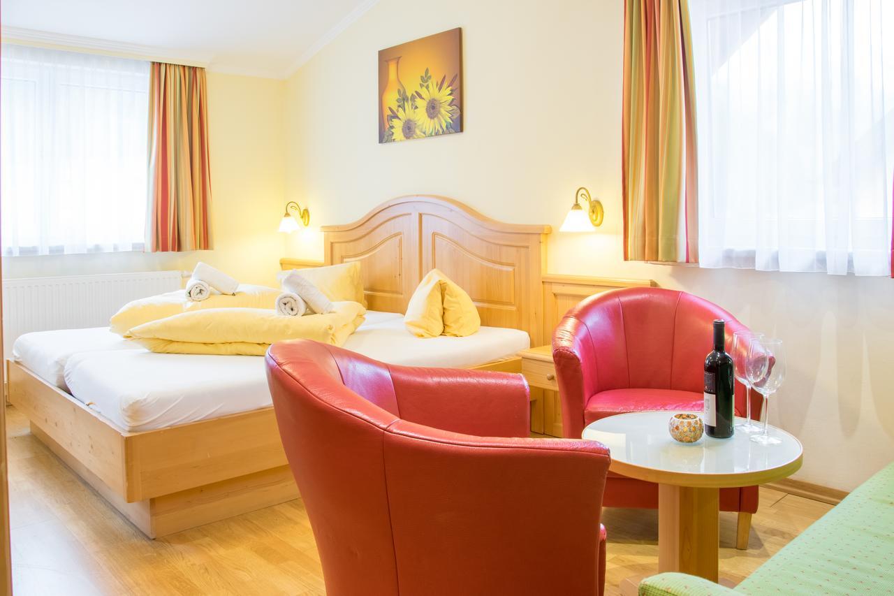 Hotel Gell Tweng Kültér fotó