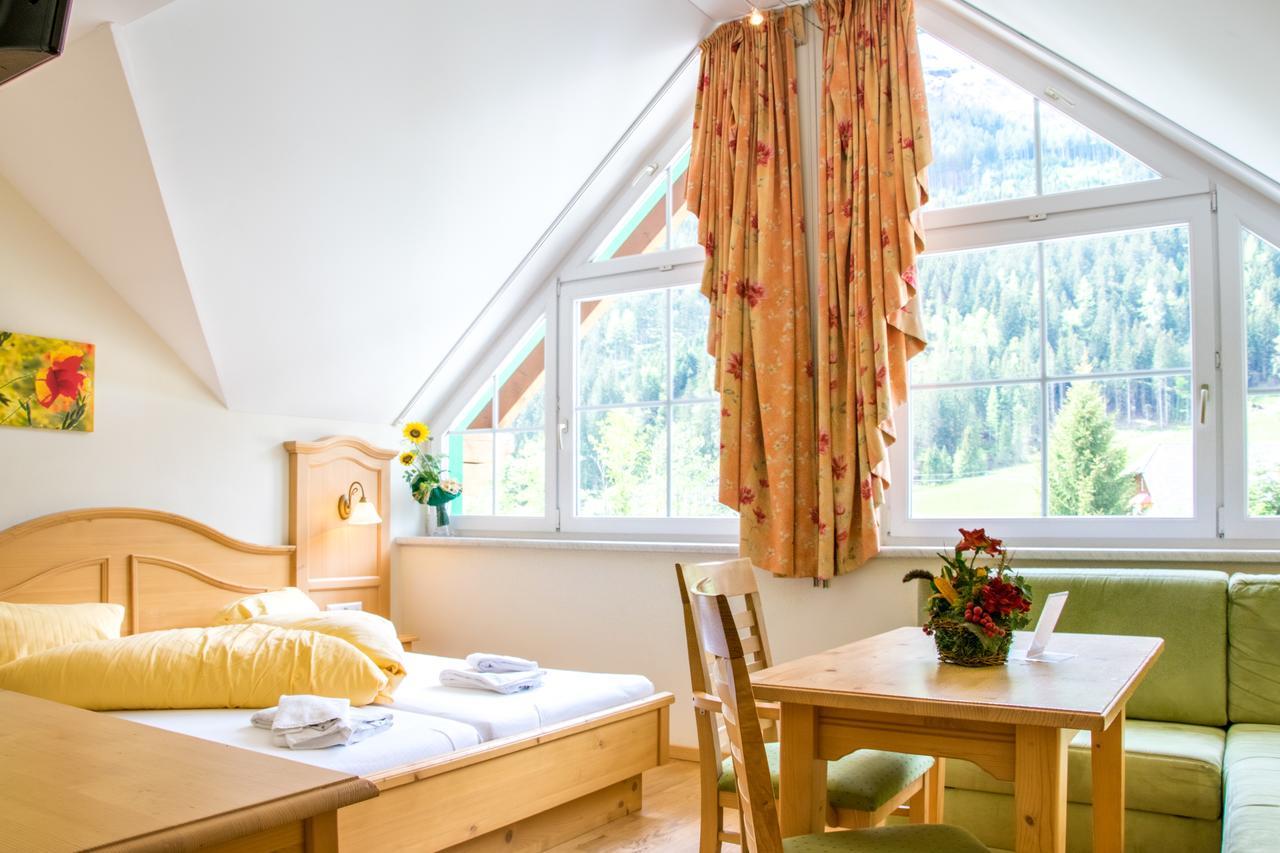 Hotel Gell Tweng Kültér fotó