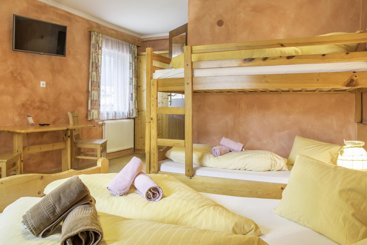 Hotel Gell Tweng Kültér fotó